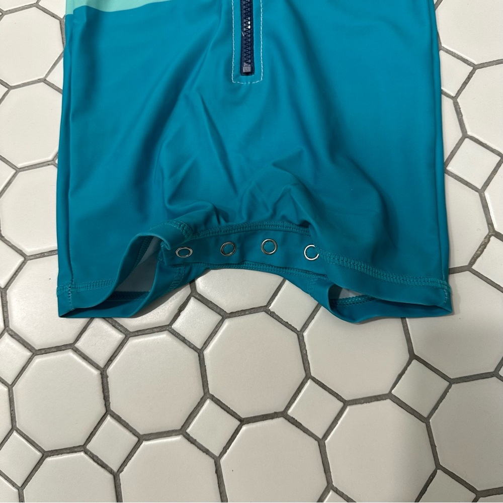 Rugged Butts Baby Rashguard - Picture 4 of 5